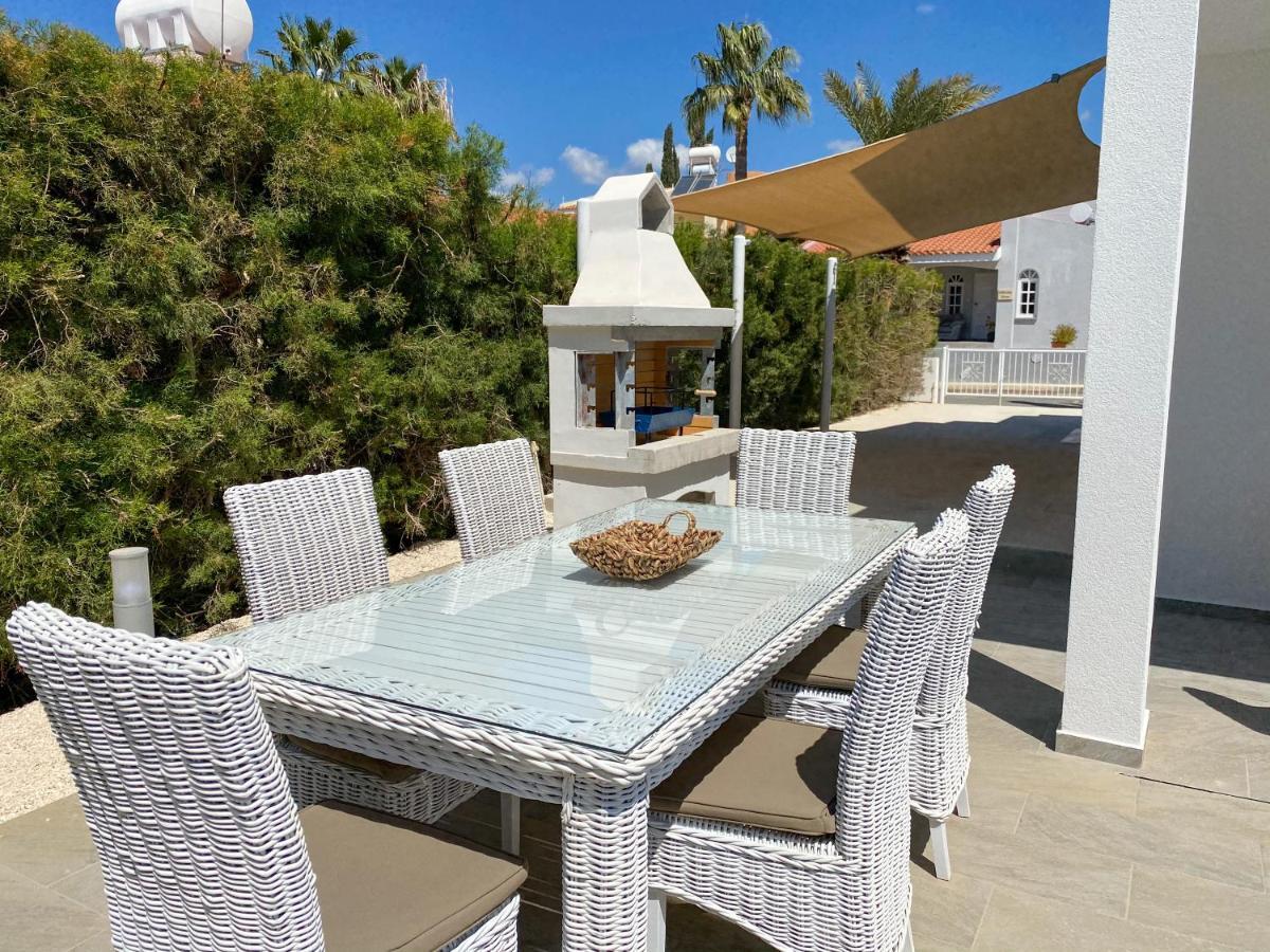 Luxury Villa Roma Near The Beach Корал-Бэй Экстерьер фото